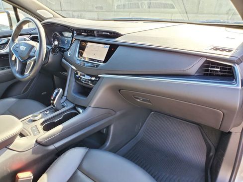 Certified 2024 Cadillac XT5 Premium Luxury w/ LPO, Floor Liner Package image 39