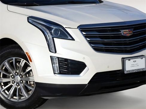 Used 2018 Cadillac XT5 Luxury w/ Driver Awareness Package image 6