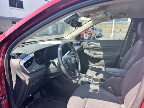 Used 2024 Buick Encore GX Preferred w/ Comfort Package AWD/4WD image 11