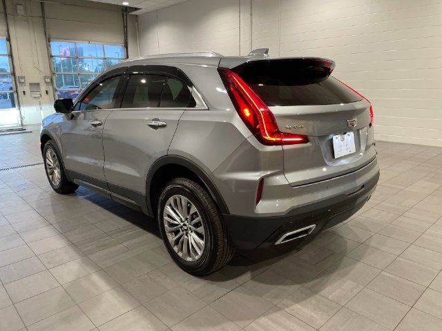 Certified 2025 Cadillac XT4 Premium Luxury w/ Cold Weather Package FWD image 3