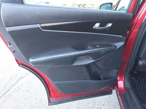 Used 2019 Kia Sorento LX image 18