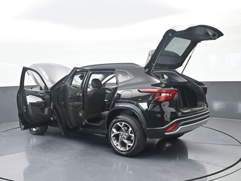 Used 2025 Chevrolet Trax LT w/ Driver Confidence Package FWD image 71