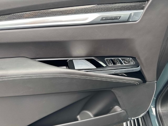 Certified 2025 Cadillac Escalade V w/ LPO, Floor Liner Package AWD/4WD image 19