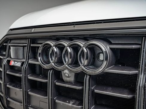 Used 2023 Audi SQ8 Prestige AWD/4WD image 12
