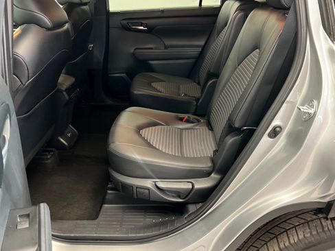Used 2025 Toyota Highlander XSE AWD/4WD image 22