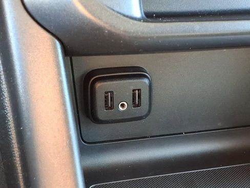 Used 2022 Chevrolet Colorado LT w/ LT Convenience Package image 19