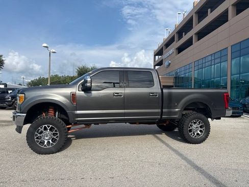 Used 2017 Ford F250 XLT w/ XLT Premium Package AWD/4WD image 2