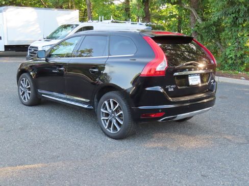 Used 2017 Volvo XC60 T6 Dynamic w/ Preferred Option Package AWD/4WD image 3