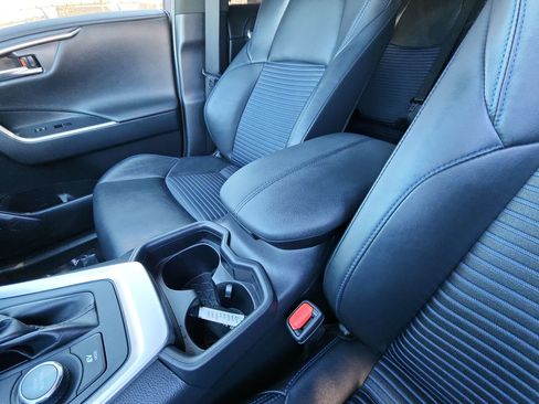 Used 2019 Toyota RAV4 XSE image 22