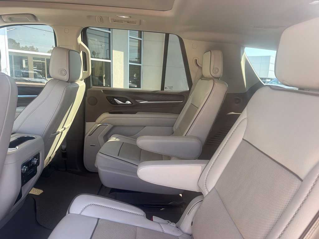 Used 2022 GMC Yukon Denali w/ Max Trailering Package AWD/4WD image 3
