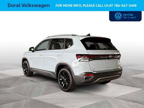 Used 2025 Volkswagen Taos SE FWD image 6