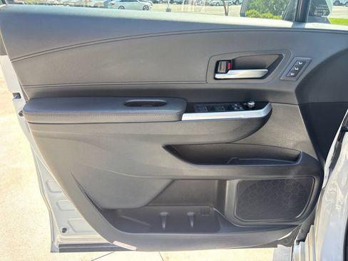 Used 2025 Toyota Sienna Limited FWD image 13