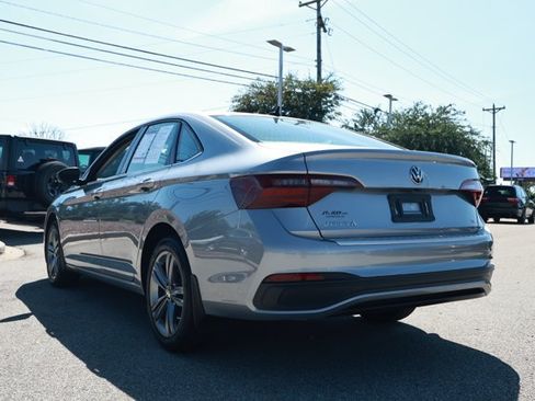 Used 2022 Volkswagen Jetta SE FWD image 8