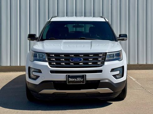 Used 2016 Ford Explorer XLT AWD/4WD image 9