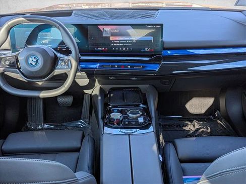 Certified 2025 BMW i5 xDrive40 w/ Premium Package AWD/4WD image 19