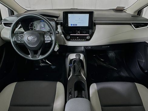 Used 2025 Toyota Corolla LE image 26