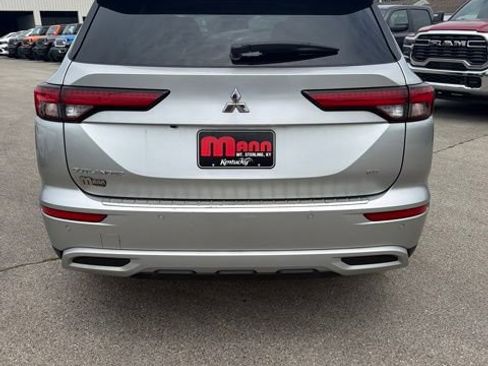 Used 2022 Mitsubishi Outlander SE FWD image 4