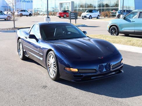 Used 2001 Chevrolet Corvette Coupe w/ Preferred Equipment Group2 image 2