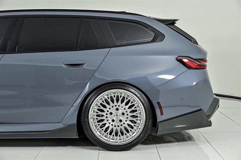 Used 2026 BMW M5 Touring AWD/4WD image 11