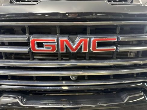 Used 2023 GMC Sierra 2500 AT4 w/ AT4 Preferred Package image 9