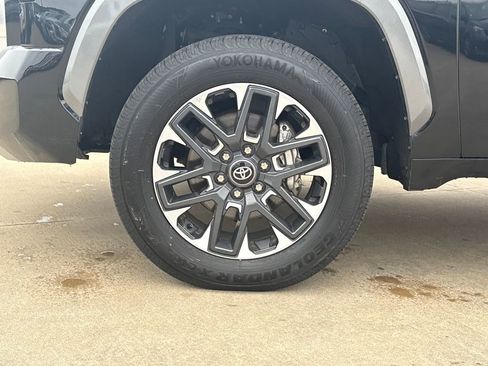 Used 2025 Toyota Tundra Limited image 31