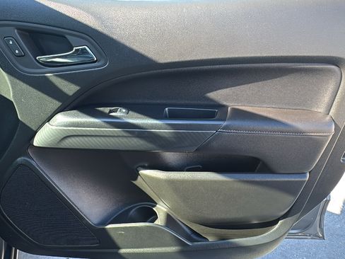 Used 2022 GMC Canyon AT4 image 29