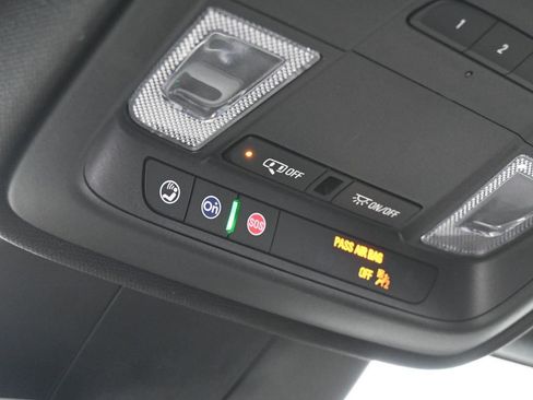 Used 2024 Cadillac XT4 Premium Luxury image 27