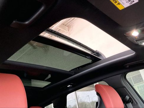 Used 2024 Kia Sportage SX image 21