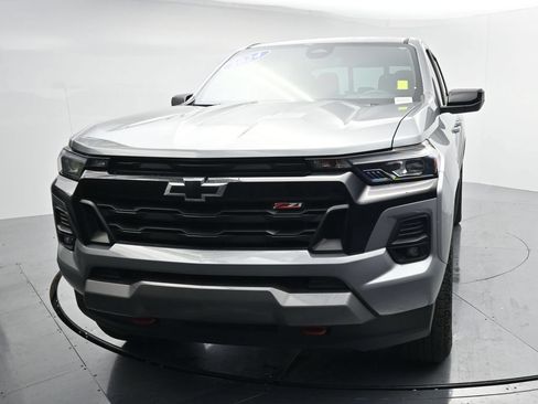 Used 2024 Chevrolet Colorado Z71 w/ Z71 Convenience Package 2 AWD/4WD image 3