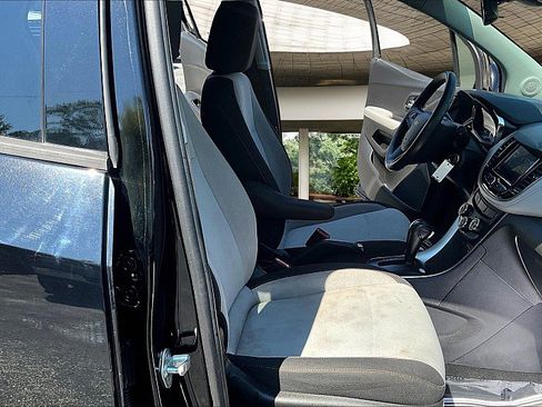 Used 2020 Chevrolet Trax LS w/ Tint and Cruise Package image 7