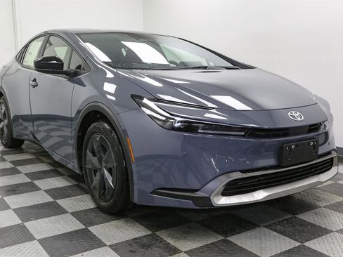 New 2026 Toyota Prius Plug-In Hybrid image 2