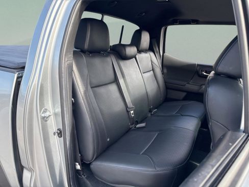 Used 2023 Toyota Tacoma TRD Off-Road w/ TRD Premium Off Road Package image 35