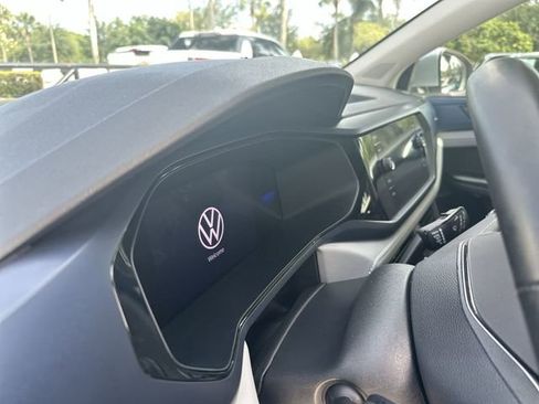 Used 2024 Volkswagen Taos SE FWD image 26