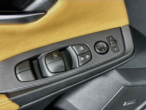 Used 2025 Nissan Sentra SV w/ SV Premium Package FWD image 15