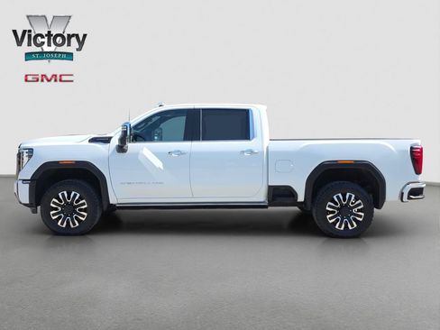 Used 2025 GMC Sierra 3500 Denali Ultimate AWD/4WD image 6