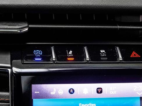 Used 2023 Jeep Grand Cherokee Summit AWD/4WD image 30