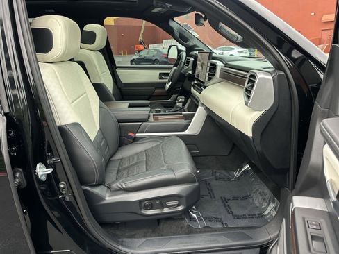 Used 2025 Toyota Sequoia Capstone image 14