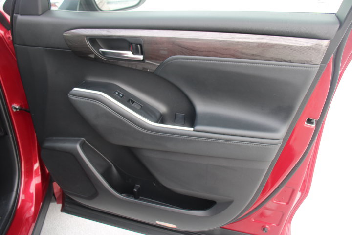 Used 2022 Toyota Highlander Platinum AWD/4WD image 20