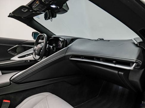 Used 2022 Chevrolet Corvette Stingray 2LT Z51 Performance & w/ Z51 Performance Package image 60