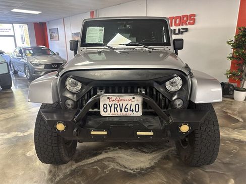 Used 2018 Jeep Wrangler Unlimited Sahara AWD/4WD image 2