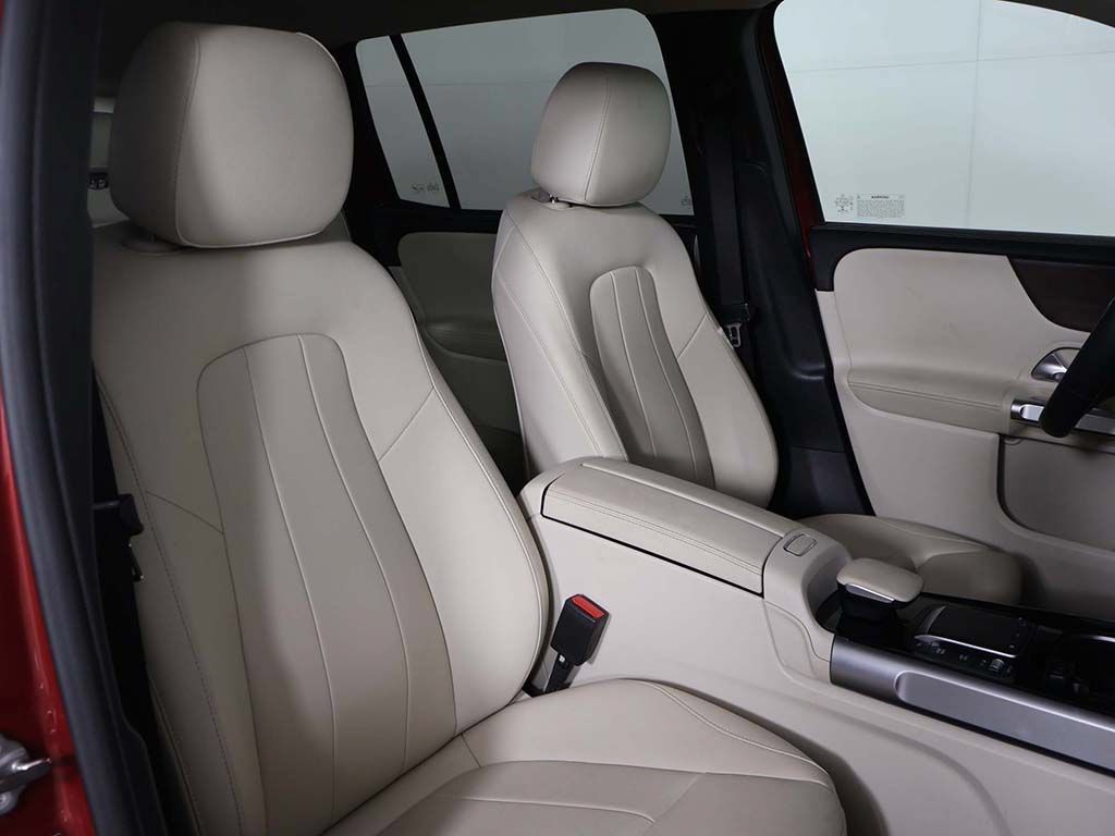 Used 2022 Mercedes-Benz GLB 250 4MATIC image 25