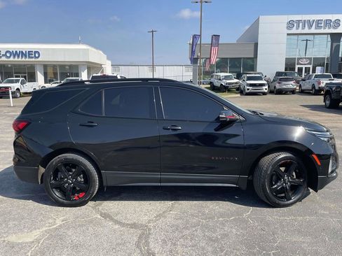 Used 2023 Chevrolet Equinox Premier image 2