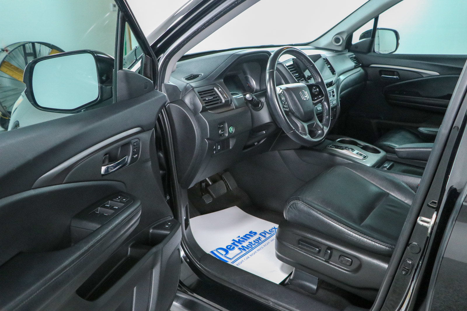 Used 2021 Honda Pilot Special Edition image 3