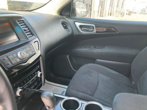 Used 2015 Nissan Pathfinder S image 17