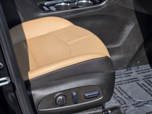 Used 2022 Chevrolet Equinox Premier AWD/4WD image 7