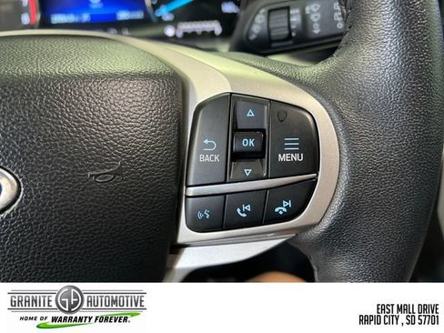 Used 2024 Ford Explorer XLT AWD/4WD image 33