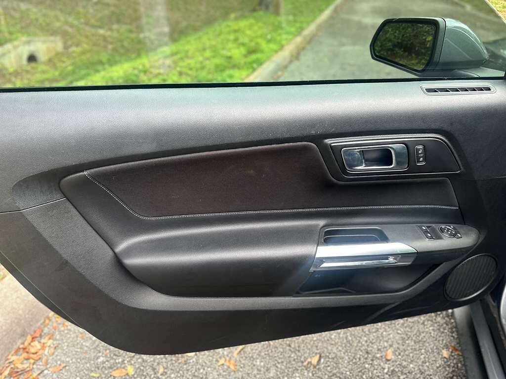 Used 2021 Ford Mustang Coupe RWD image 11
