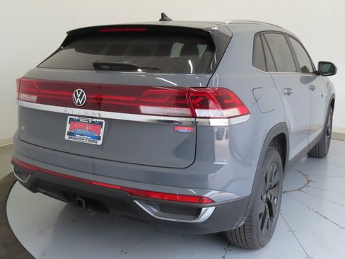New 2026 Volkswagen Atlas Cross Sport SE image 4