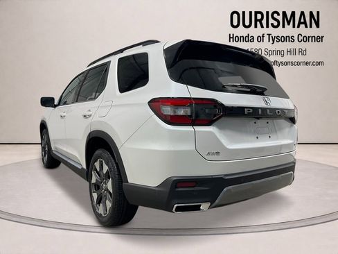 New 2026 Honda Pilot Touring image 5