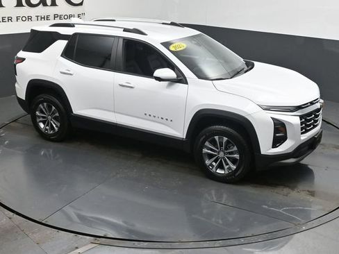 Used 2025 Chevrolet Equinox LT w/ Convenience Package II image 38